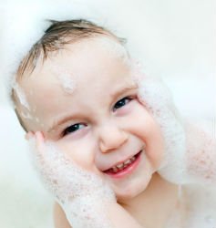 Что делать, если ребенок не хочет мыть голову? - Когда нужно мыть голову?