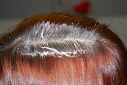 Как правильно окрашивать отросшие корни волос