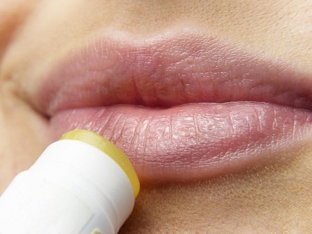  - Как выбрать бальзам для губ и вылечить сухие, потрескавшиеся губы зимой?