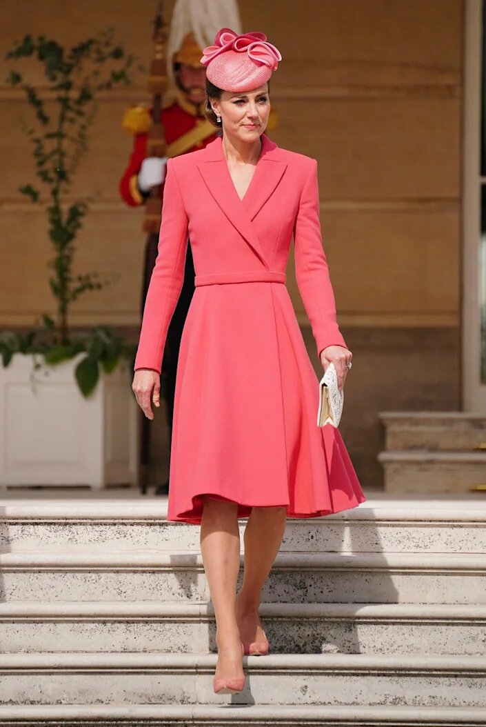  - Платье Кейт Миддлтон для ее недавнего королевского визита вызывает у всех дежа вю