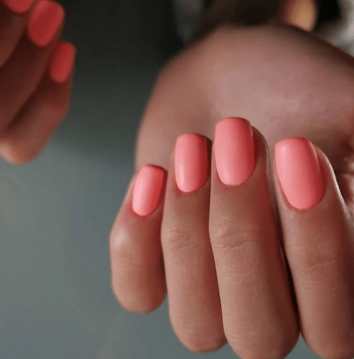 Самые актуальные цвета для ногтей летом 2021  - Белый