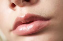 как красить правильно губы
