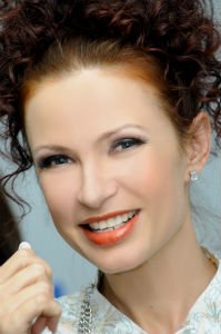 - Эвелина Бледанс просит помощи для лечения сестры